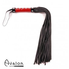 Avalon - WARRIOR - Sort og rød flogger med håndtak med nagler